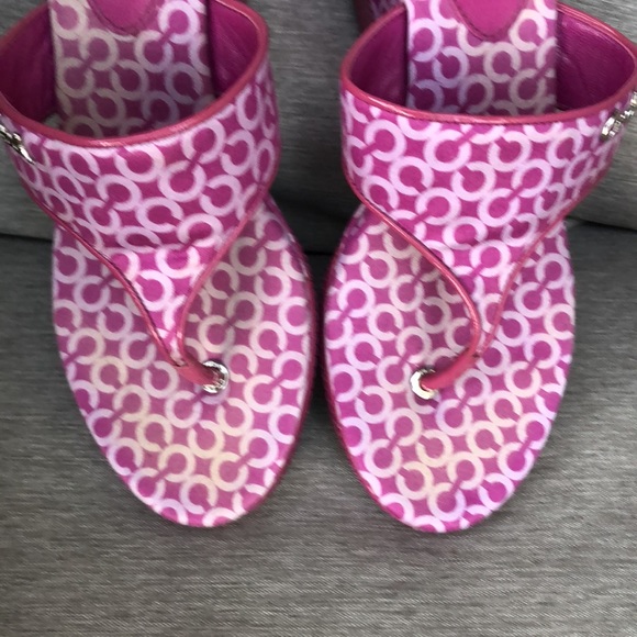 Gorgeous Coach logo platform sandals fuchsia pink/purple color leather/fabric 8 - Picture 4 of 7